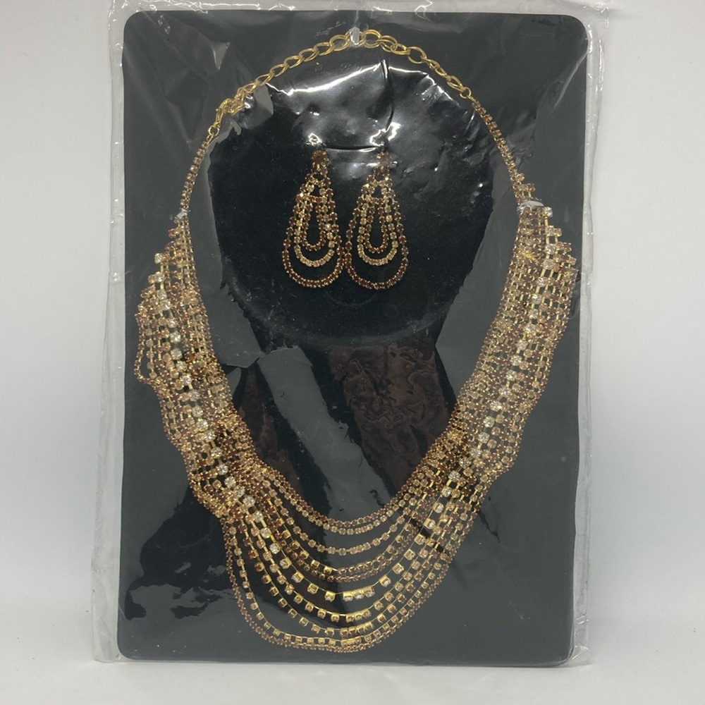Elegant Gold Necklace and Earring Set